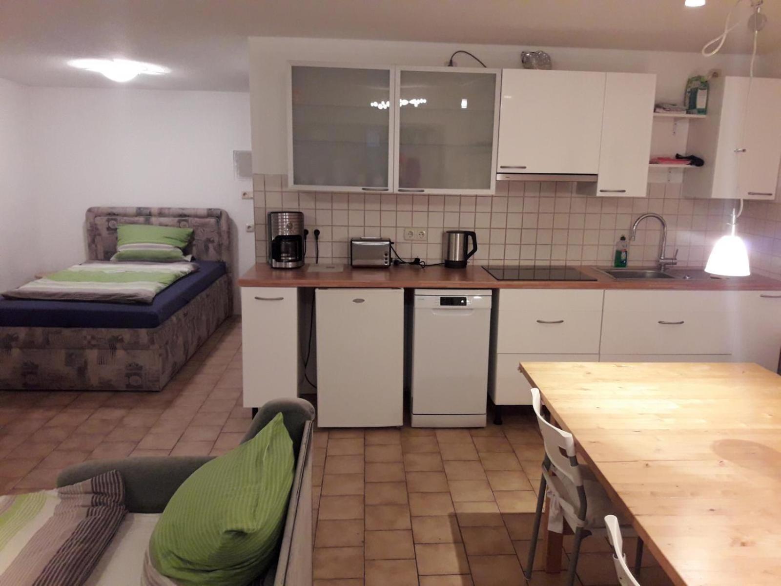 Kleine Am Stadtrand Von Apartment
