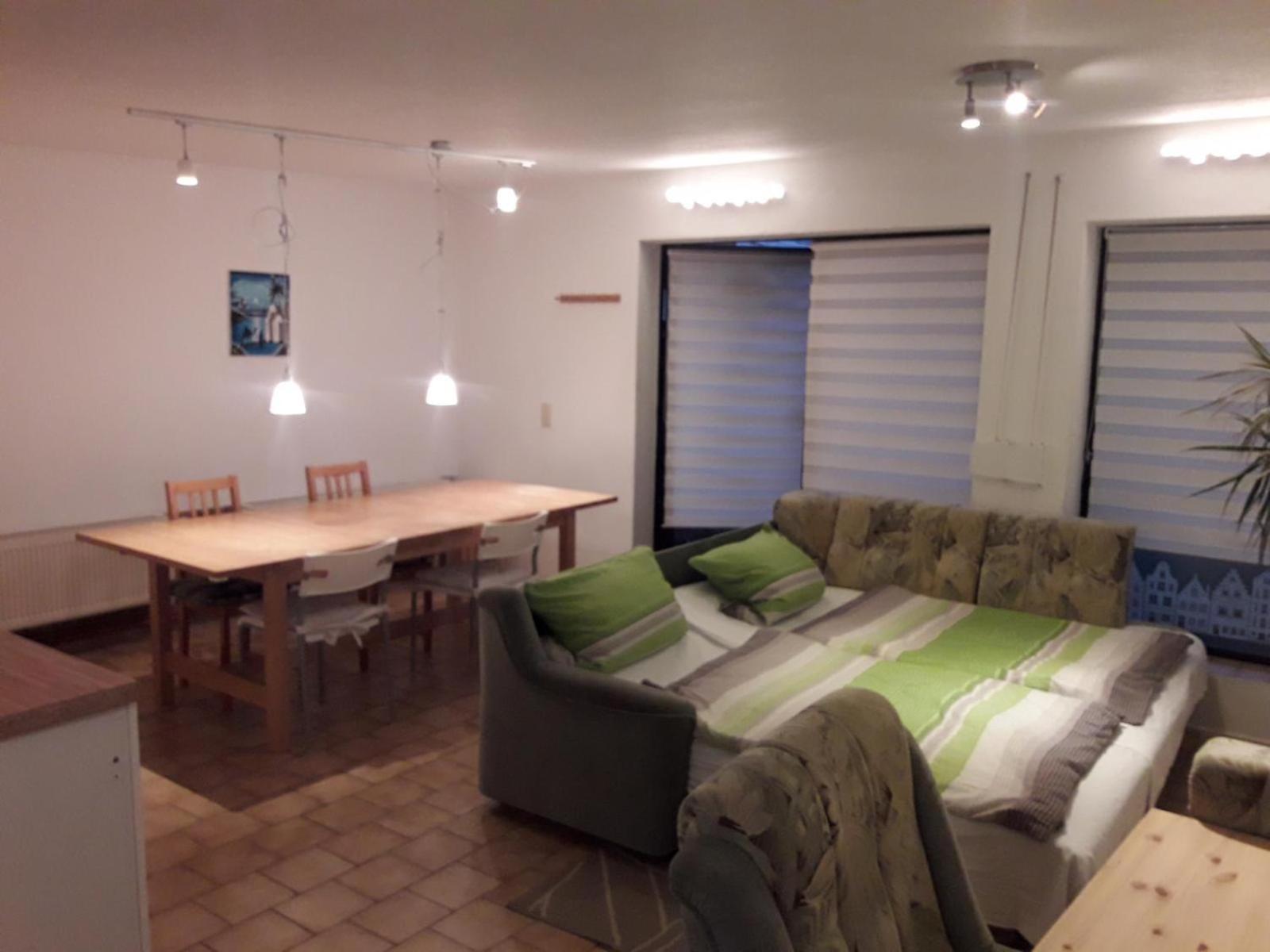 Kleine Am Stadtrand Von Apartment